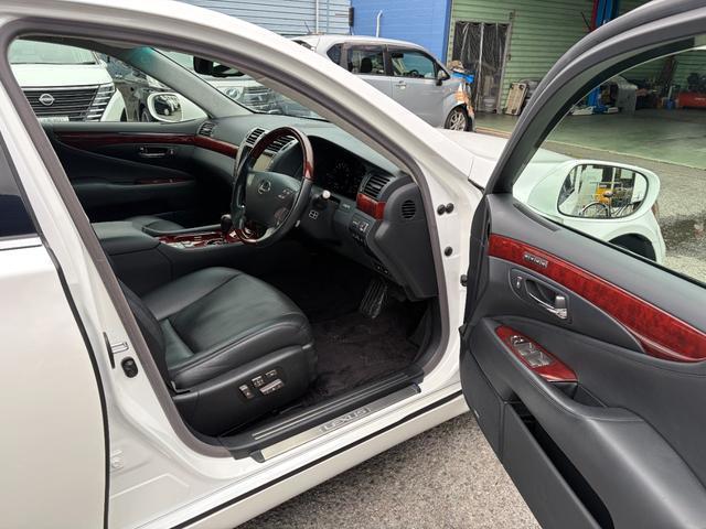 Lexus LS 2006-11 7802172-12