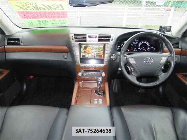 Lexus LS 2010-02 7802657-3