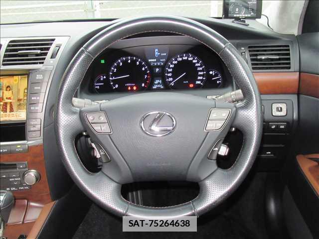 Lexus LS 2010-02 7802657-4