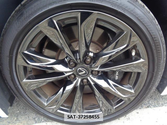Lexus LS 2021-05 7802902-13