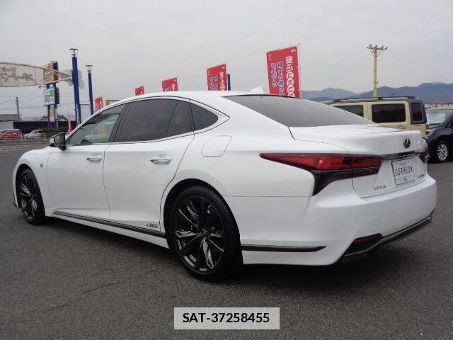 Lexus LS 2021-05 7802902-17