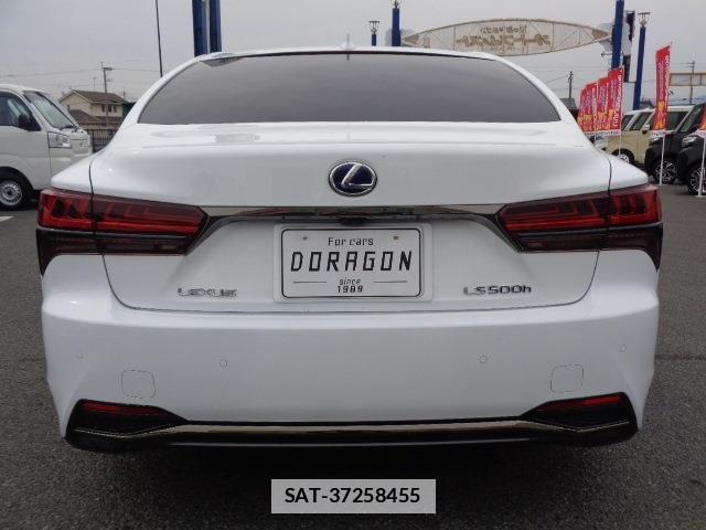 Lexus LS 2021-05 7802902-18