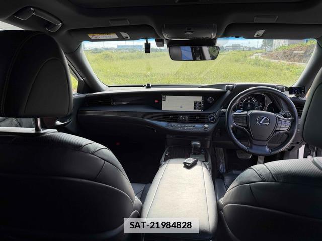 Lexus LS 2018-10 7803755-12
