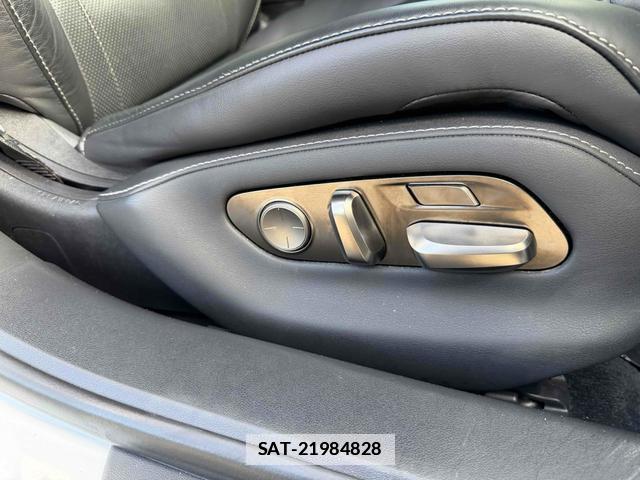 Lexus LS 2018-10 7803755-19