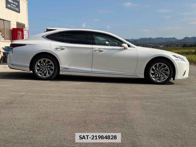 Lexus LS 2018-10 7803755-3
