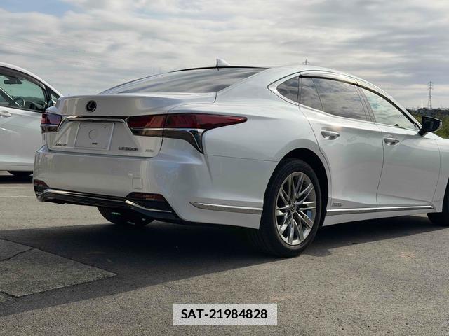 Lexus LS 2018-10 7803755-6