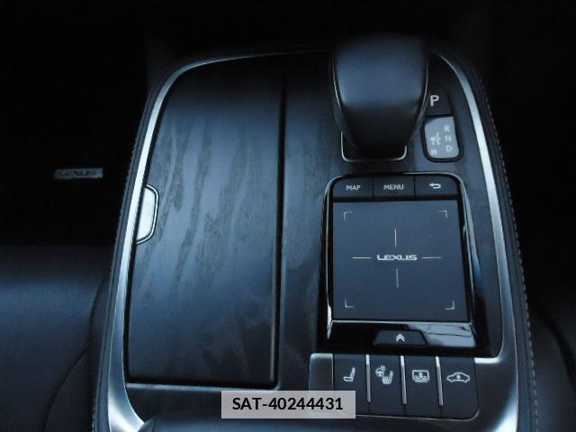 Lexus LS 2021-03 7804626-15