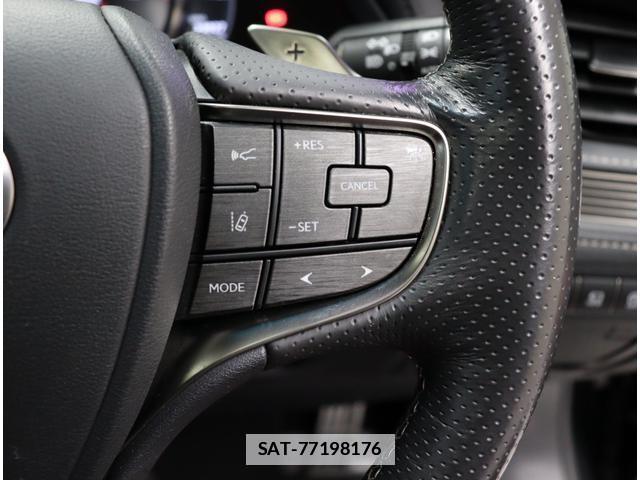 Lexus LS 2020-03 7805452-11