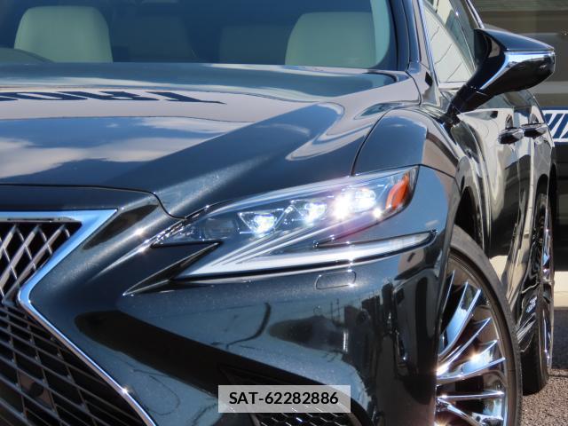 Lexus LS 2018-03 7806199-16