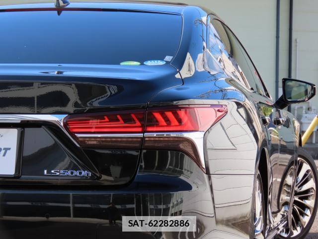Lexus LS 2018-03 7806199-17