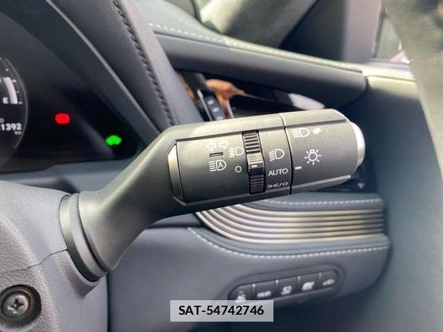 Lexus LS 2021-02 7806447-15