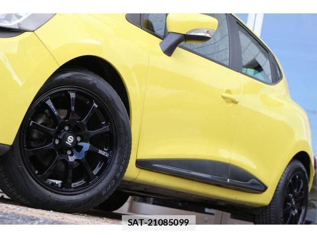 Renault LUTECIA 2015-08 7797728-10