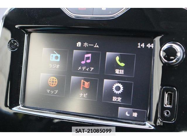 Renault LUTECIA 2015-08 7797728-11