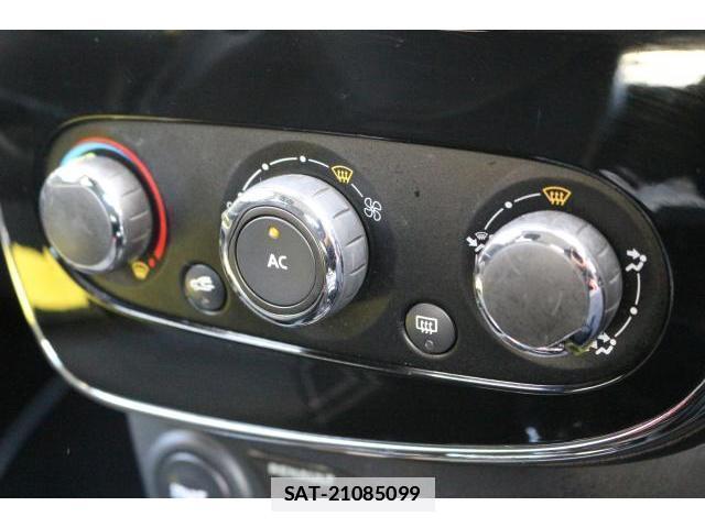 Renault LUTECIA 2015-08 7797728-13