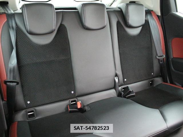 Renault LUTECIA 2017-02 7806760-12