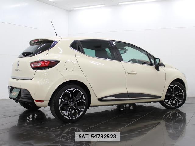 Renault LUTECIA 2017-02 7806760-16