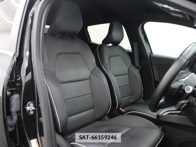 Renault LUTECIA 2021-06 7806780-9