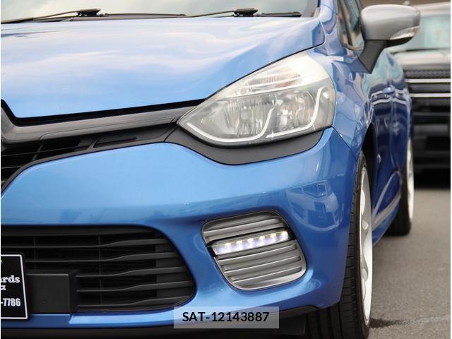 Renault LUTECIA 2015-03 7808662-11