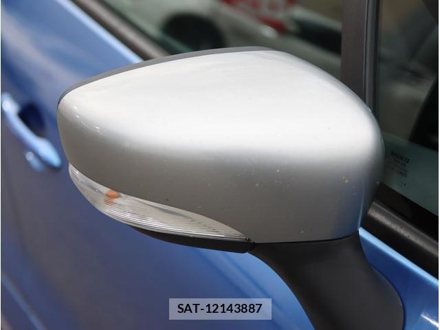 Renault LUTECIA 2015-03 7808662-12