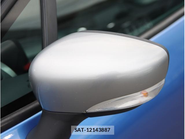 Renault LUTECIA 2015-03 7808662-13