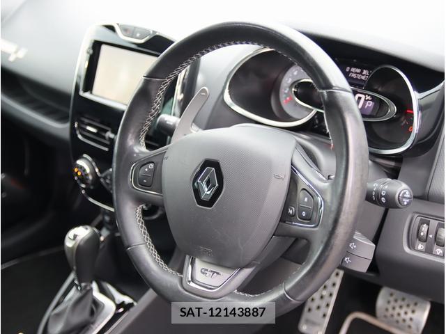 Renault LUTECIA 2015-03 7808662-18