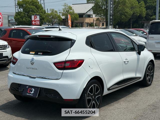 Renault LUTECIA 2016-06 7808763-11