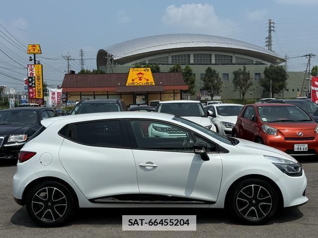 Renault LUTECIA 2016-06 7808763-12