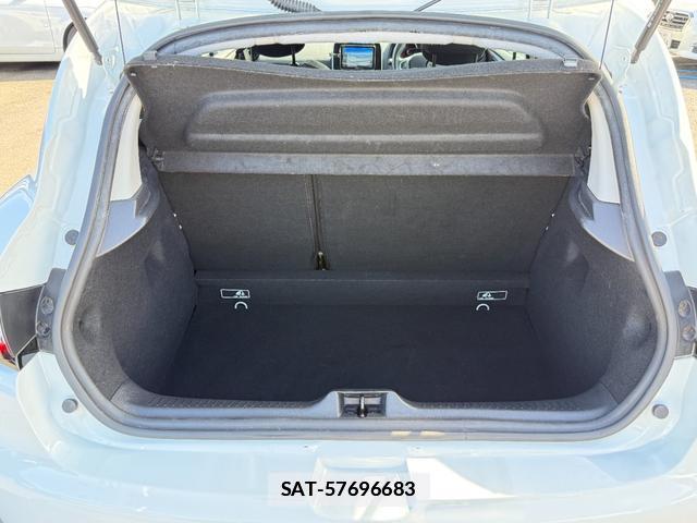 Renault LUTECIA 2017-08 7808765-14