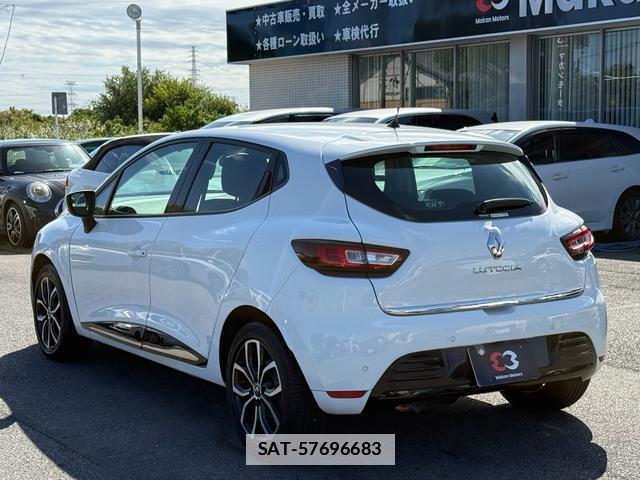 Renault LUTECIA 2017-08 7808765-8
