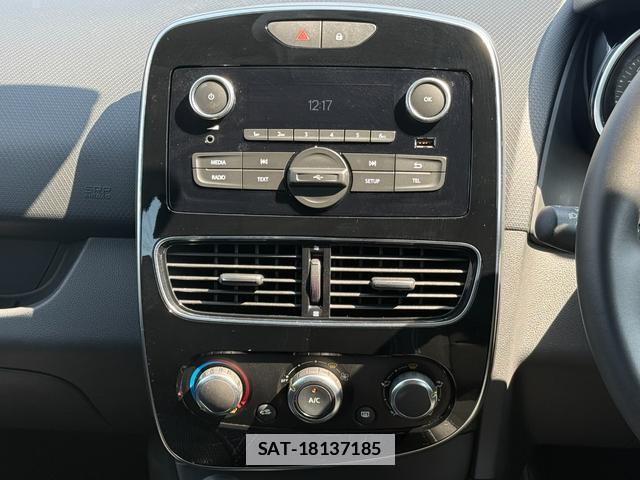 Renault LUTECIA 2021-05 7808788-19