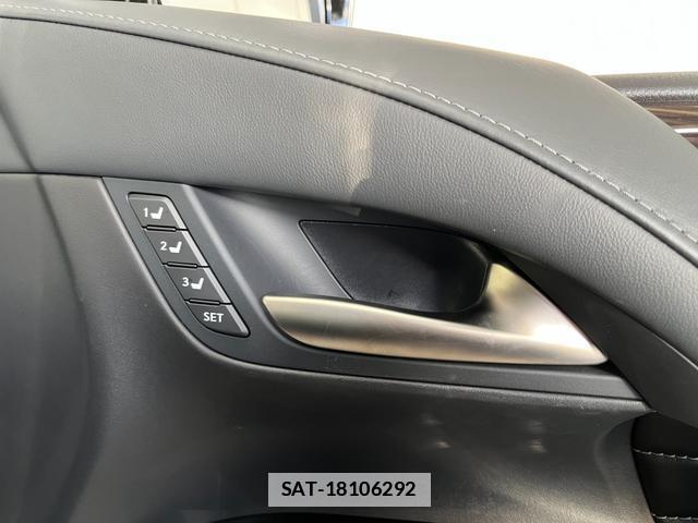 Lexus LX 2019-02 7801929-10