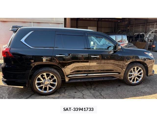 Lexus LX 2016-06 7805502-16