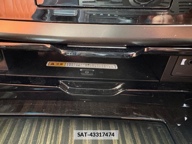 Lexus LX 2019-10 7805503-14
