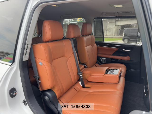 Lexus LX 2016-07 7807098-13