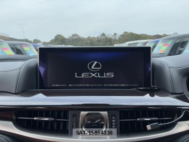Lexus LX 2016-07 7807098-14