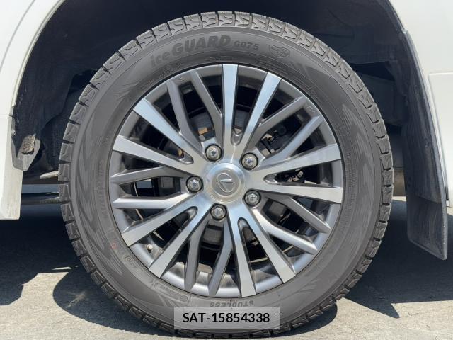 Lexus LX 2016-07 7807098-19
