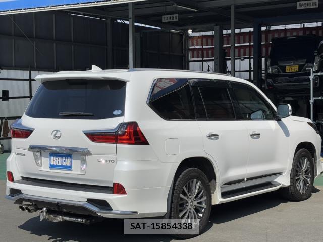 Lexus LX 2016-07 7807098-3
