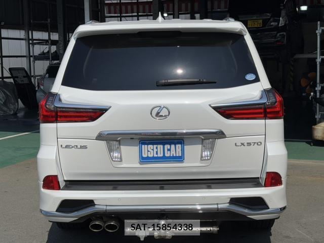 Lexus LX 2016-07 7807098-4