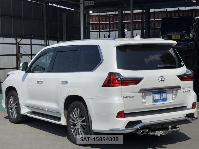 Lexus LX 2016-07 7807098-5