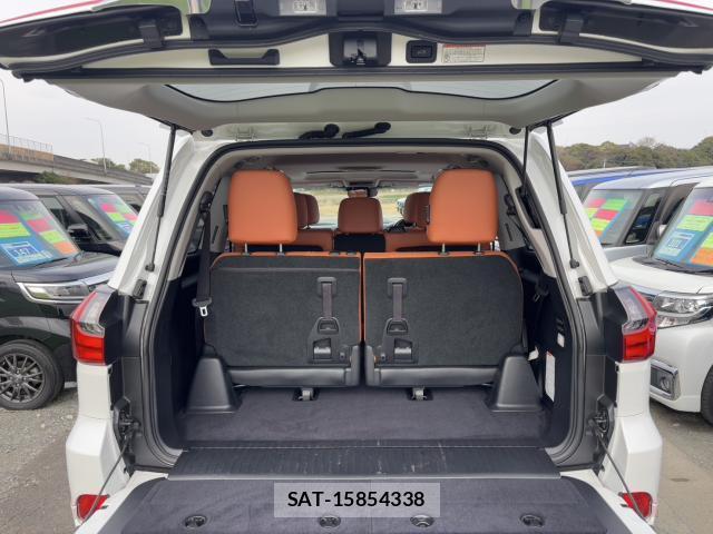 Lexus LX 2016-07 7807098-6