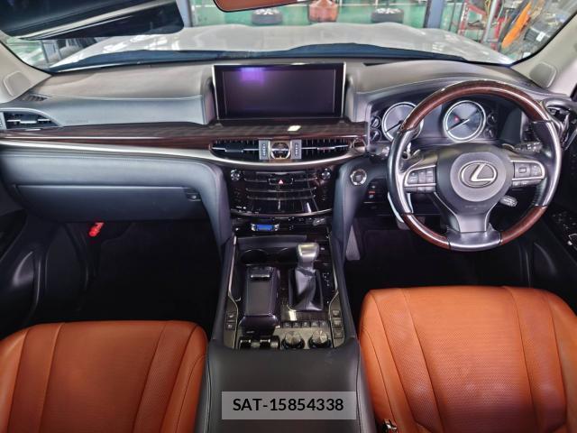 Lexus LX 2016-07 7807098-7