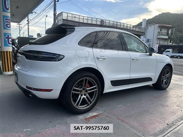 Porsche MACAN 2020-12 7793046-6