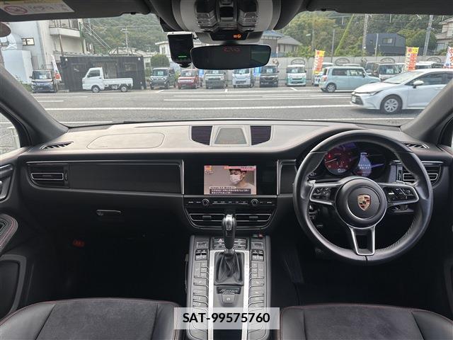 Porsche MACAN 2020-12 7793046-9