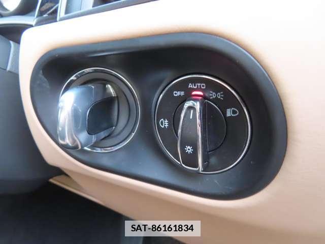 Porsche MACAN 2020-09 7794572-8