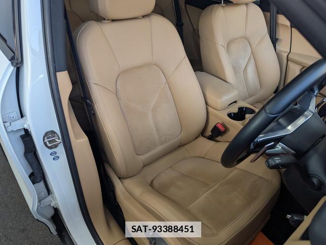 Porsche MACAN 2017-02 7795298-11