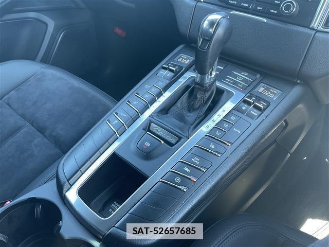 Porsche MACAN 2016-08 7798249-15
