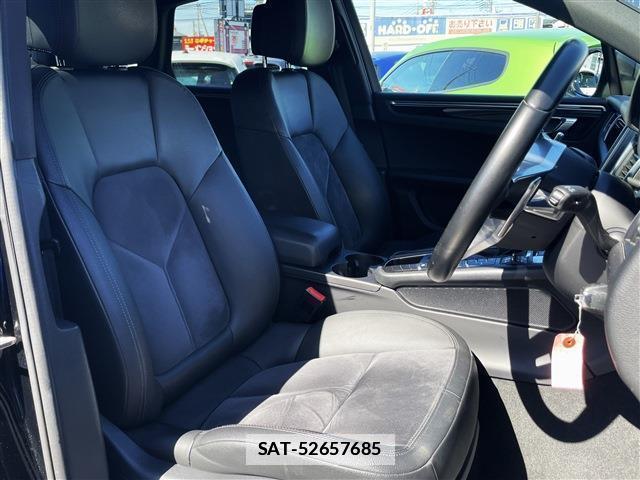 Porsche MACAN 2016-08 7798249-5