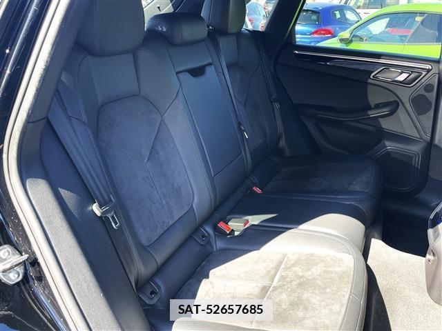 Porsche MACAN 2016-08 7798249-6