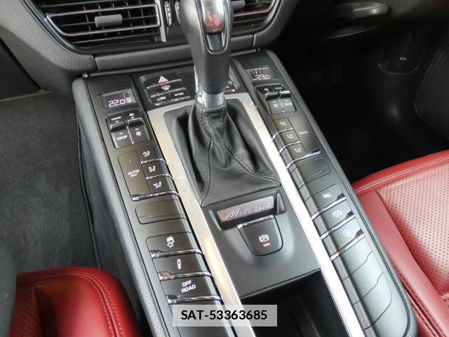 Porsche MACAN 2020-09 7798485-11