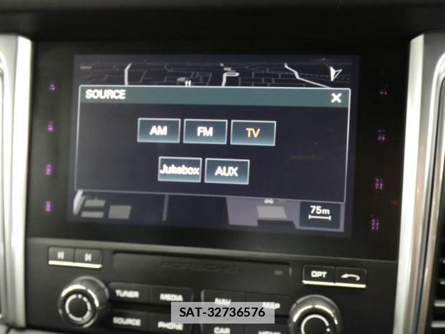 Porsche MACAN 2016-11 7800562-10